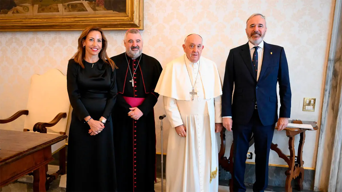 Visita de Chueca, Escribano y Azc&oacute;n al Vaticano. Foto: Fabi&aacute;n Sim&oacute;n (DGA)