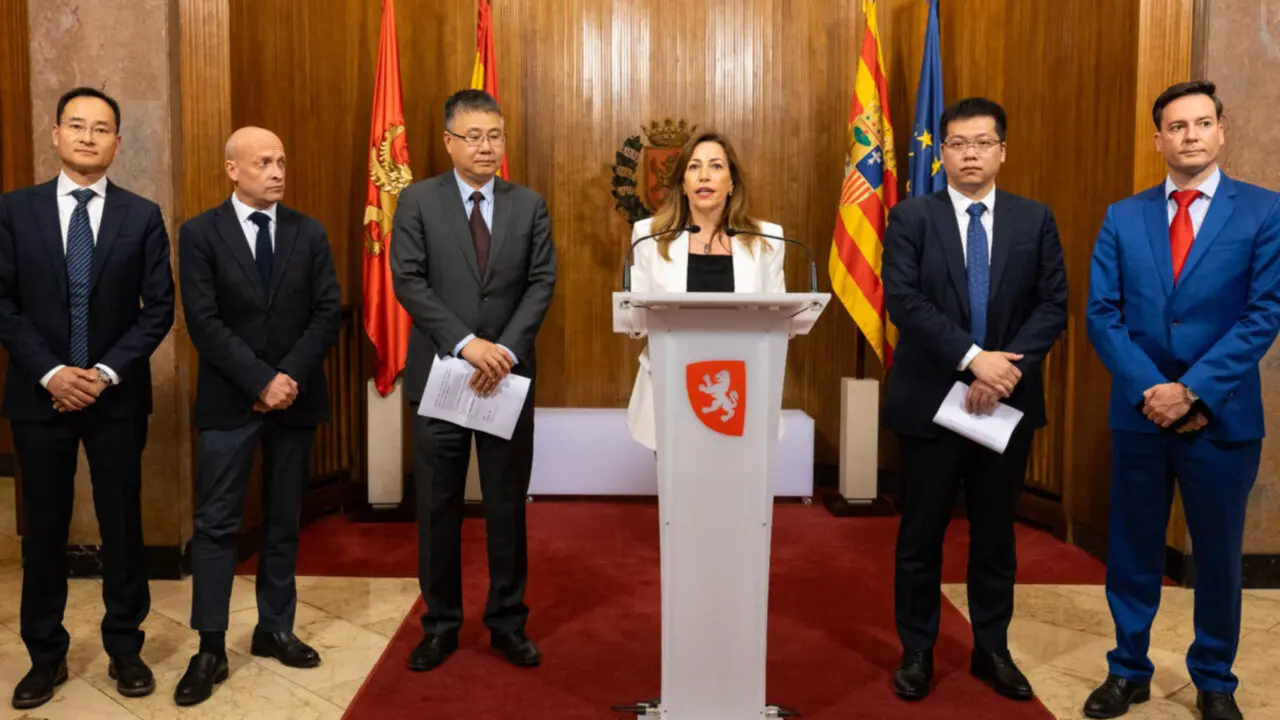 La delegaci&oacute;n china ha sido recibida por la alcaldesa de Zaragoza, Natalia Chueca