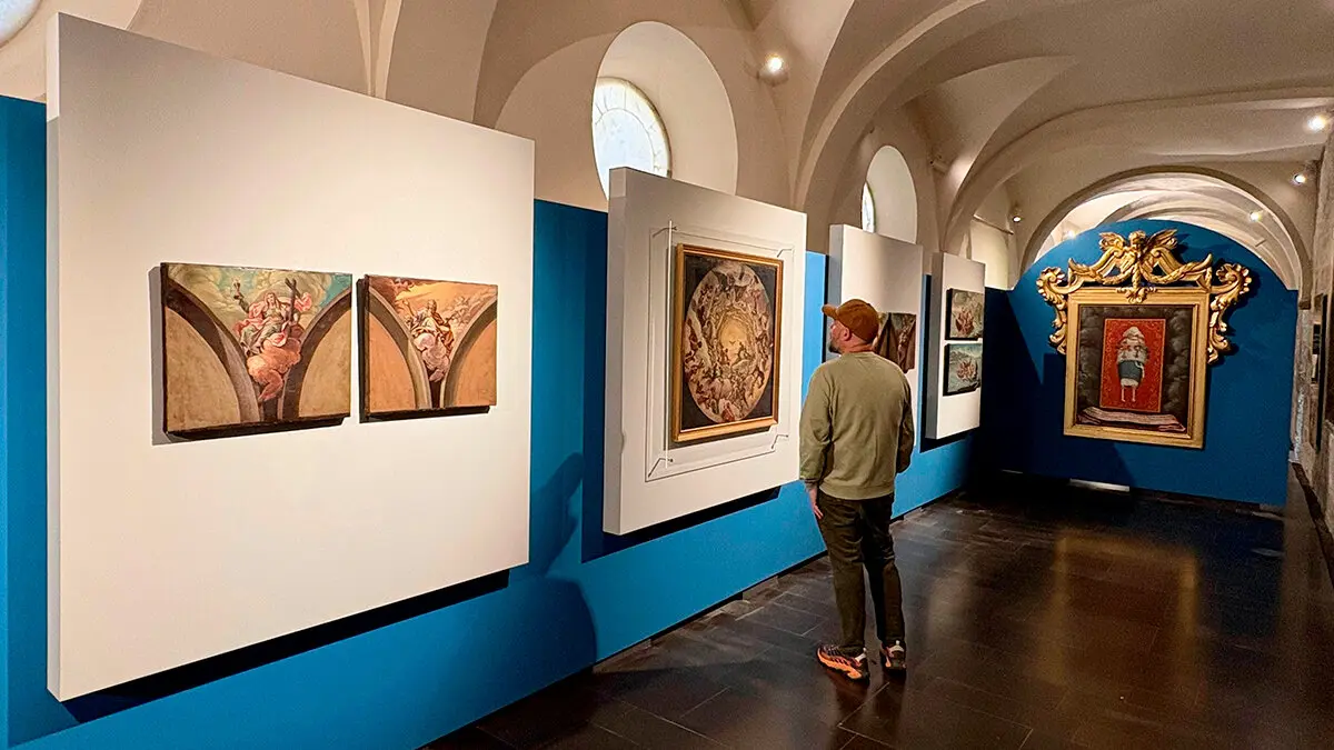 Durante la inauguraci&oacute;n de la muestra, se ha presentado tambi&eacute;n el cuidado libro-cat&aacute;logo