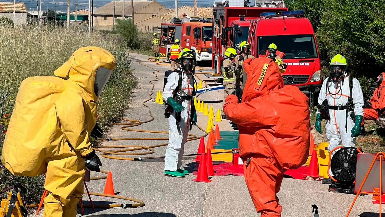 Im&aacute;genes del simulacro del accidente de mercanc&iacute;as peligrosas en Pe&ntilde;aflor