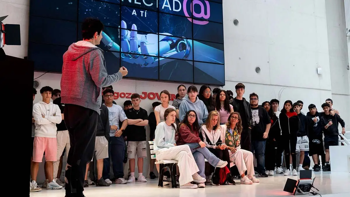 adicciones-pantallas-zaragoza-campa&ntilde;a-jovenes