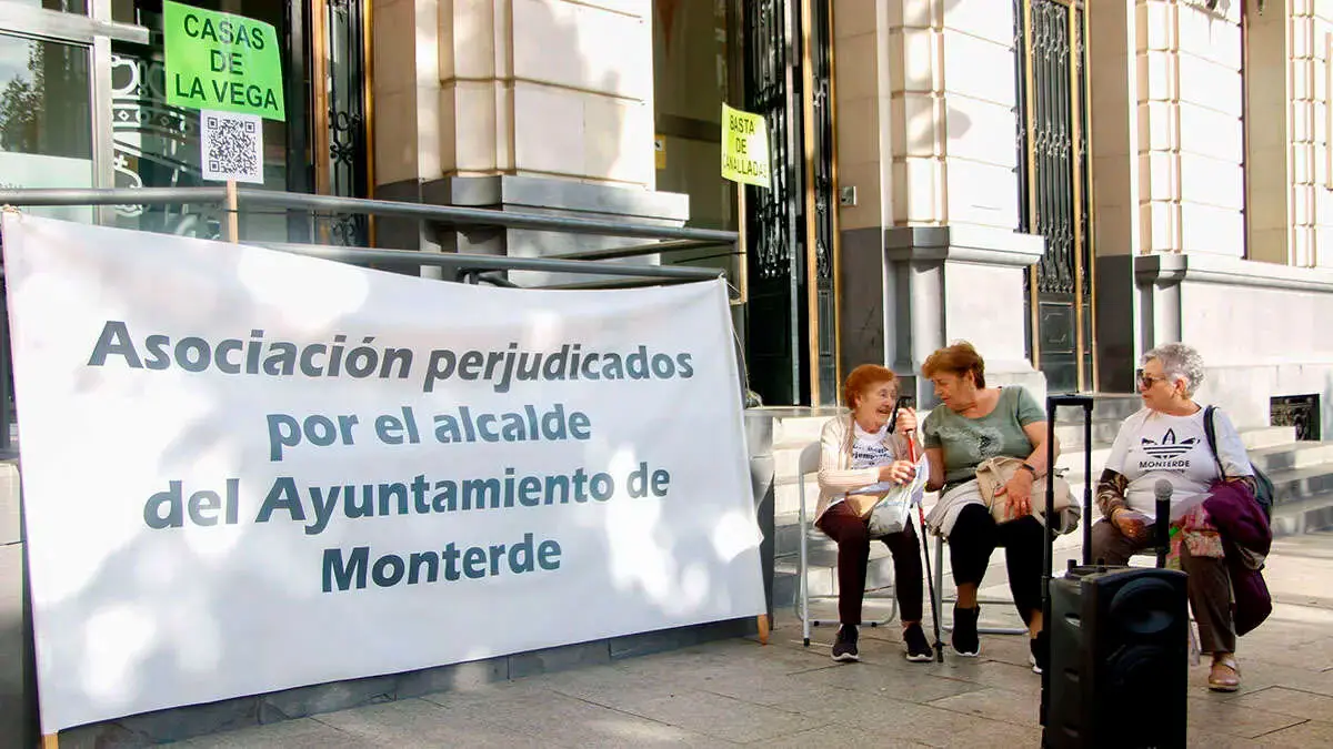 Manifestaci&oacute;n de los vecinos en Zaragoza. Foto: Pilar &Aacute;lvarez