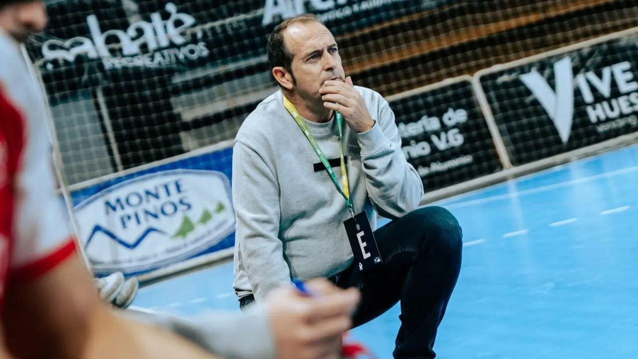 Nolasco ampl&iacute;a su v&iacute;nculo con el club oscense un a&ntilde;o m&aacute;s. Foto: Bada Huesca.
