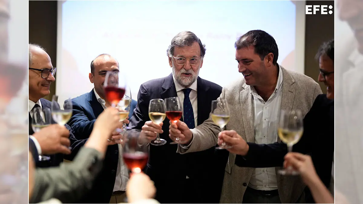 Mariano Rajoy brindis por premio DO vinos