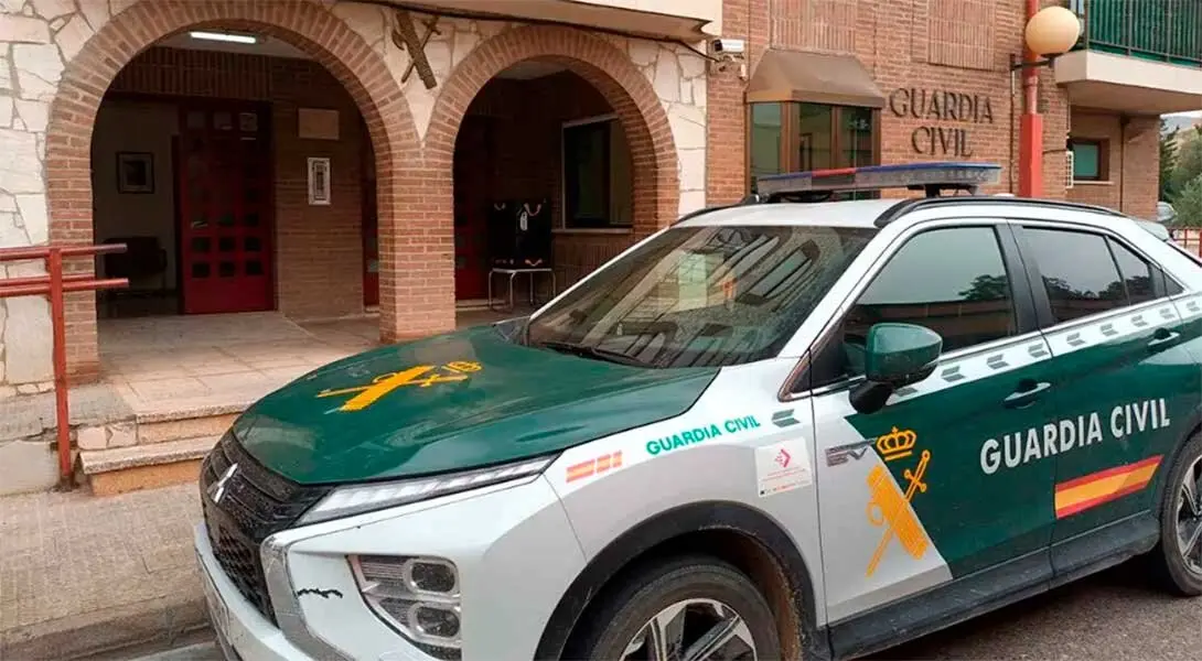 Se investiga la muerte de un hombre de avanzada edad en Fraga. Foto del cuarte de la Guardia Civil en Fraga.