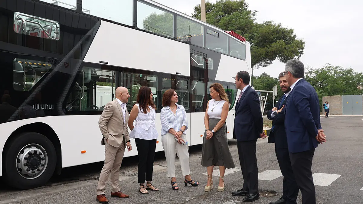 nueva-flota-bus-tur&iacute;stico-5