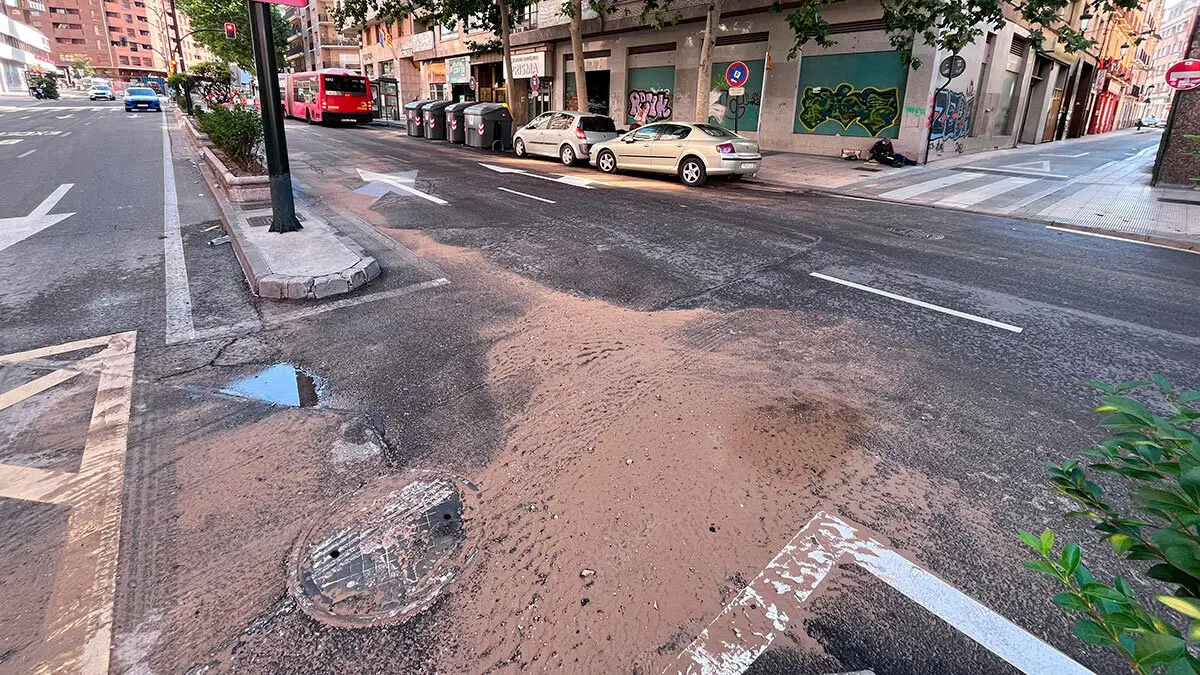 Restos de lodo tras el revent&oacute;n de este s&aacute;bado