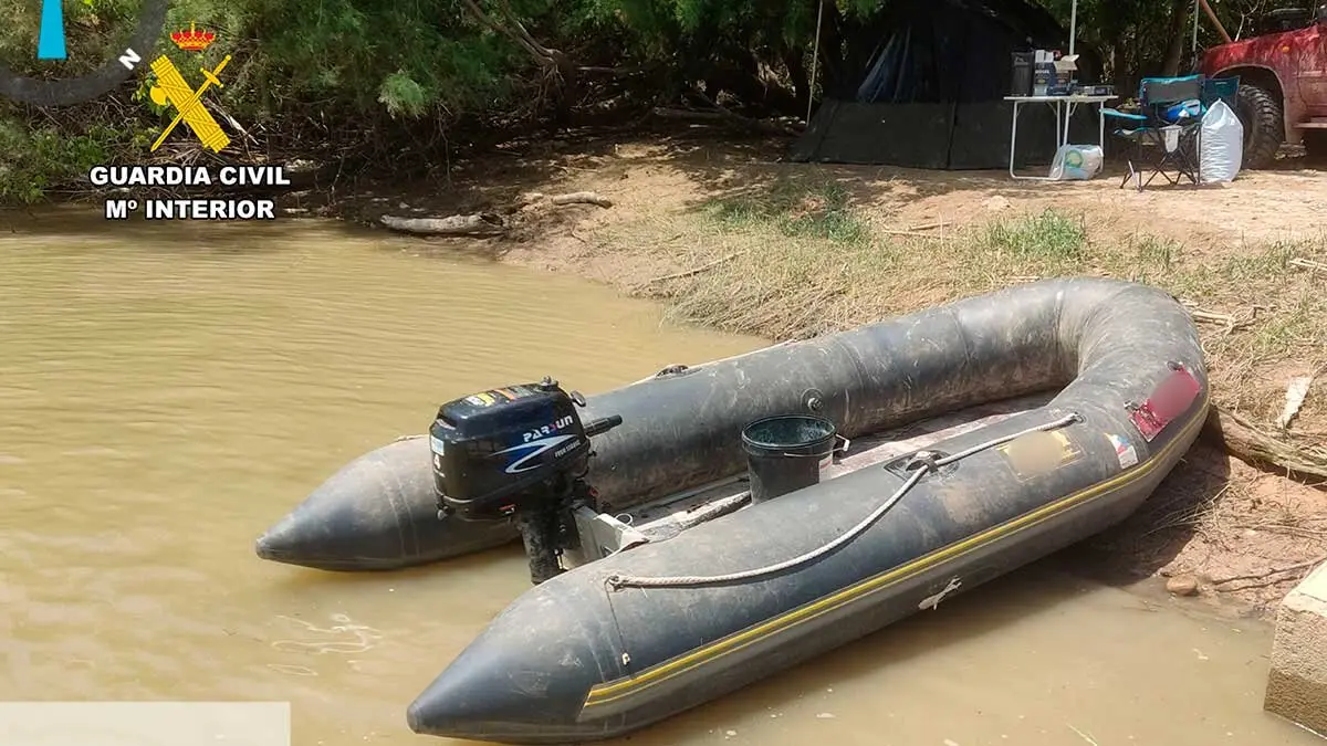 Una de las embarcaciones alquiladas en el embalse de Mequinenza portaba una matr&iacute;cula falsificada.