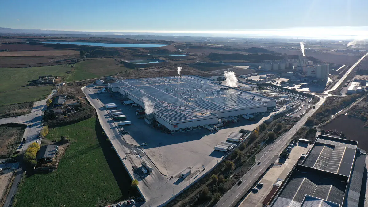 1-Planta-fotovoltaica-en-cubierta_Litera-Meat