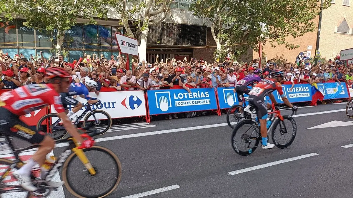 La Vuelta en su paso por Zaragoza en 2023. Foto: Imagen de archivo