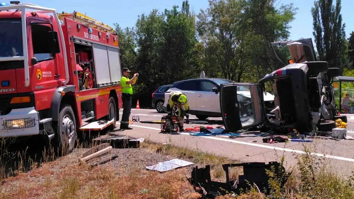 Cuatro personas han resultado heridas en un accidente de tr&aacute;fico en Castiello de Jaca (Huesca), producido este viernes: Fuente: DPH
