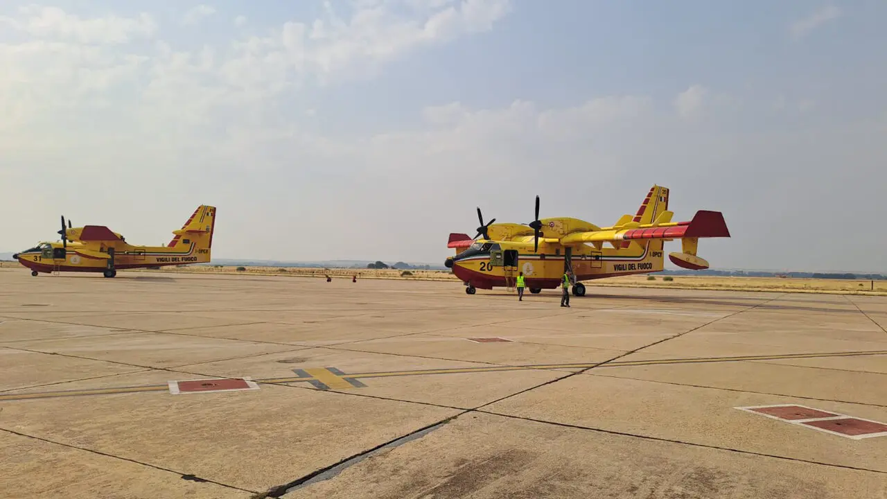 Aviones Canadair provenientes de Italia. (Foto: Ministerio del Interior)