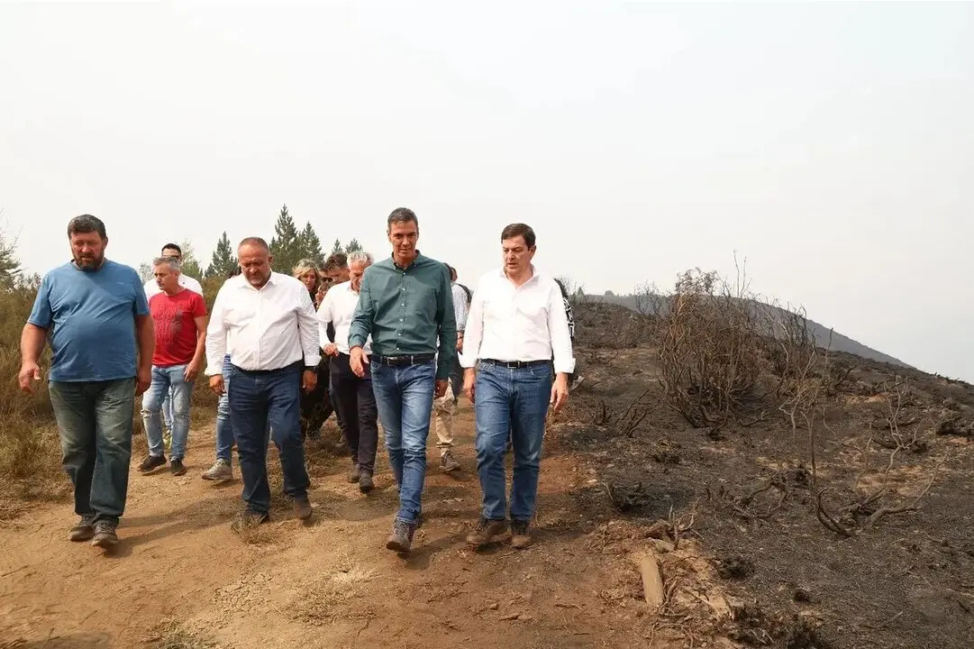Pedro S&aacute;nchez visitando los incendios de Ourense y Le&oacute;n. Foto: @sanchezcastejon