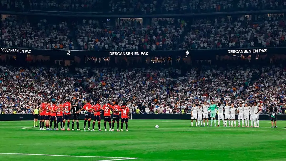 El minuto de silencio tuvo lugar antes de comenzar el partido. Foto: Real Madrid