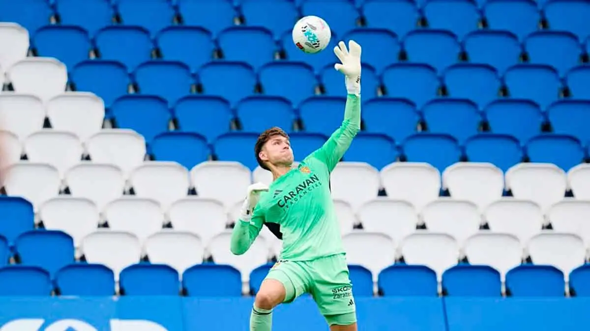 Adri&aacute;n debut&oacute; con el Real Zaragoza ante la Real Sociedad B. Foto: LaLiga