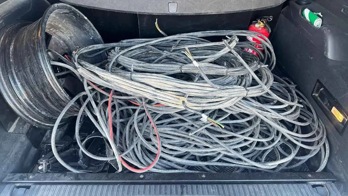 El robo de hasta 20 kil&oacute;metros de cable de cobre en Calanda (Teruel) ha acabado con la detenci&oacute;n de un hombre de 39 a&ntilde;os.