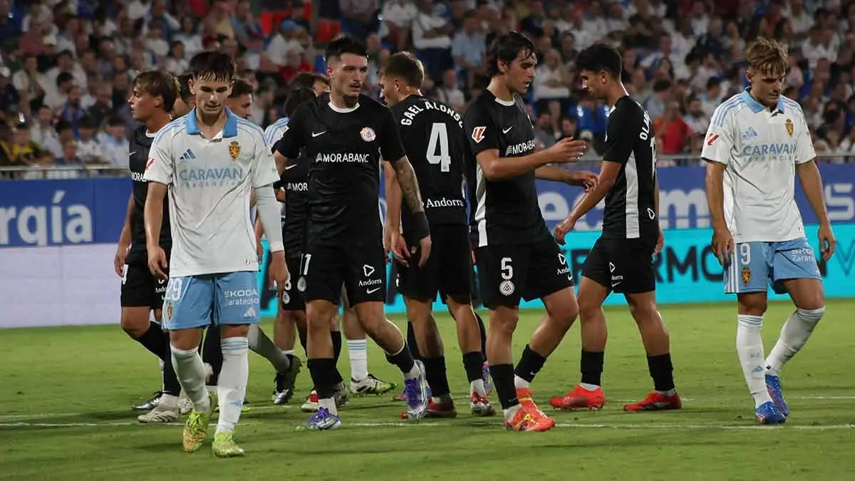 El Real Zaragoza cae frente al Andorra en un partido de m&aacute;xima preocupaci&oacute;n. Foto: Pilar &Aacute;lvarez