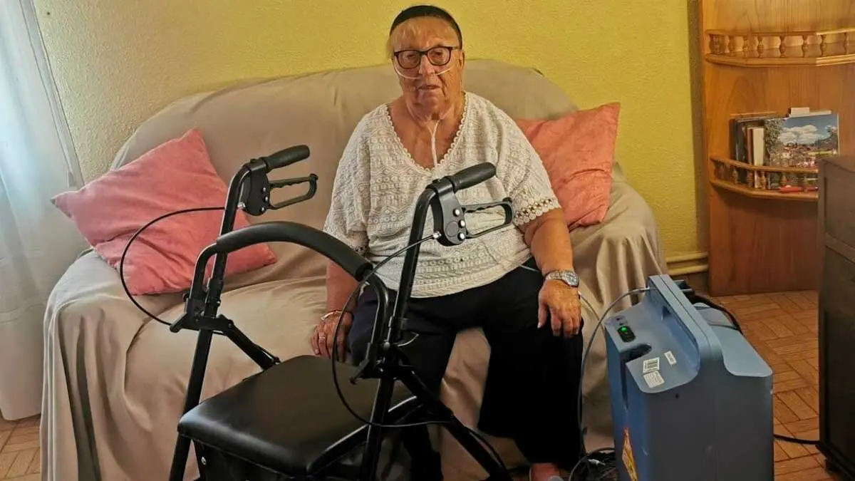Mar&iacute;a Dolores, en el interior de su casa de La Ba&ntilde;a | Foto cedida por Dora Maestre.
