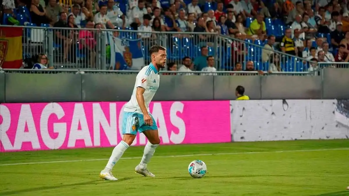 Calero disputa ante el Andorra su &uacute;ltimo partido con el Real Zaragoza. Foto: Lorena Torrijo