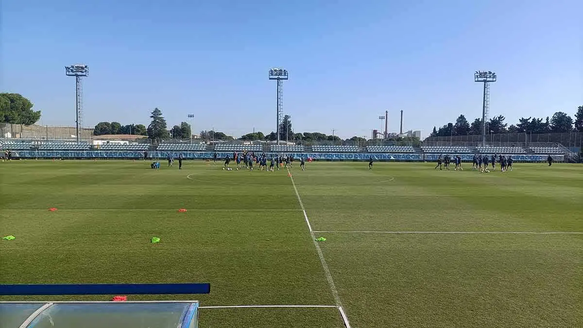 El Real Zaragoza ha vuelto a entrenar este martes en la Ciudad Deportiva. Foto: M.G.
