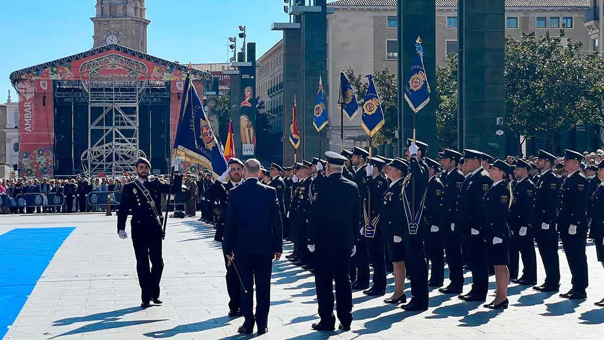 La plaza del Pilar ha acogido este martes la ceremonia de los &Aacute;ngeles Custodios, patr&oacute;n de la Polic&iacute;a Nacional.