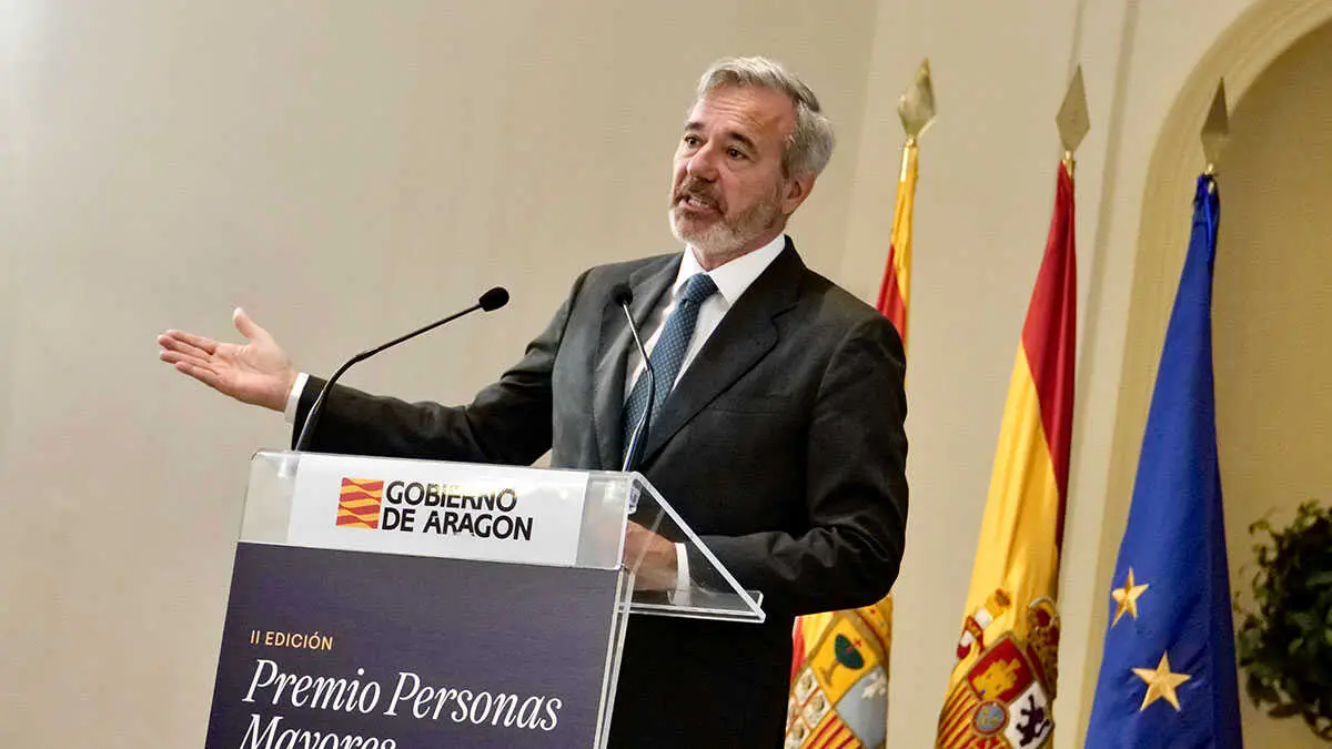 Jorge Azc&oacute;n interviene en los Premios Personas Mayores. Foto: Fabi&aacute;n Sim&oacute;n (DGA)