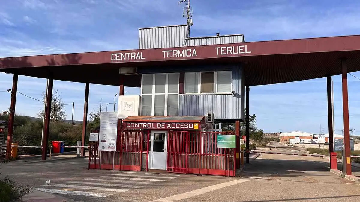 Control de acceso a lo que fue la Central T&eacute;rmica de Andorra en la actualidad. Foto: E.P.