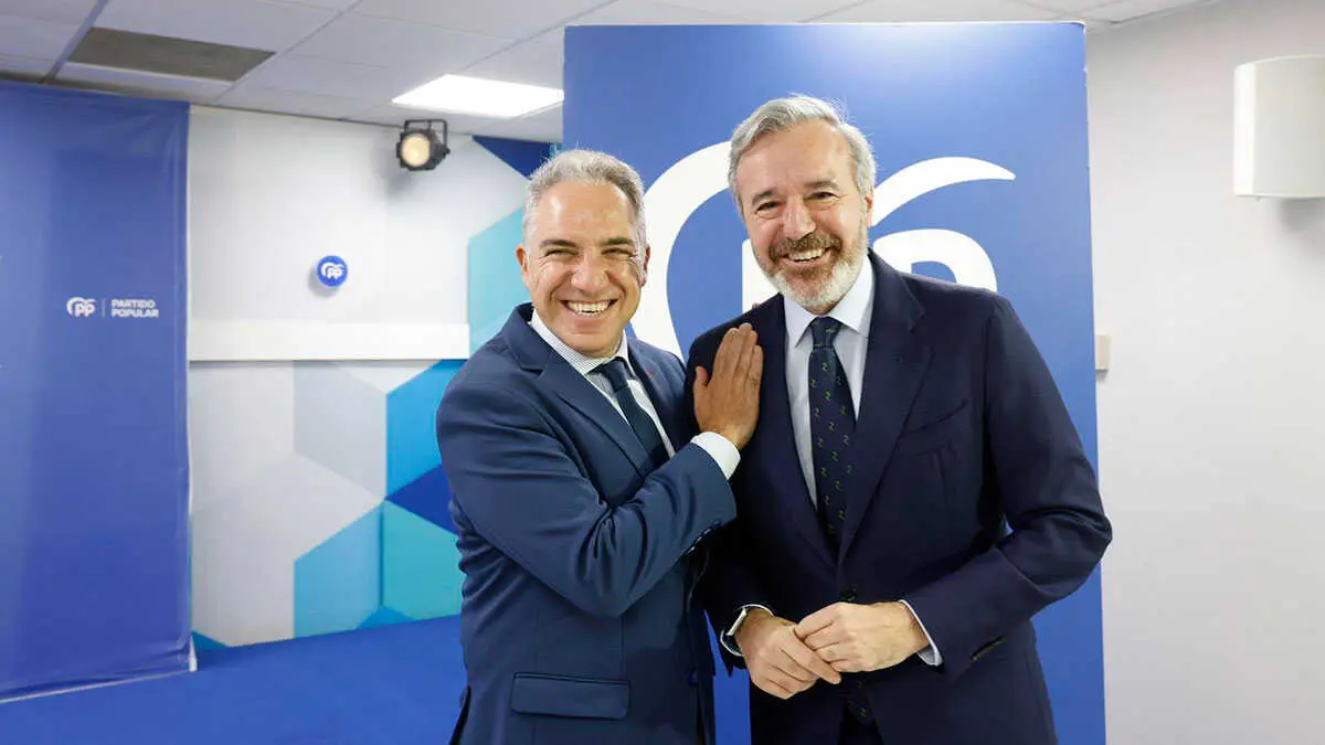 El&iacute;as Bendodo y Jorge Azc&oacute;n. Foto: PP