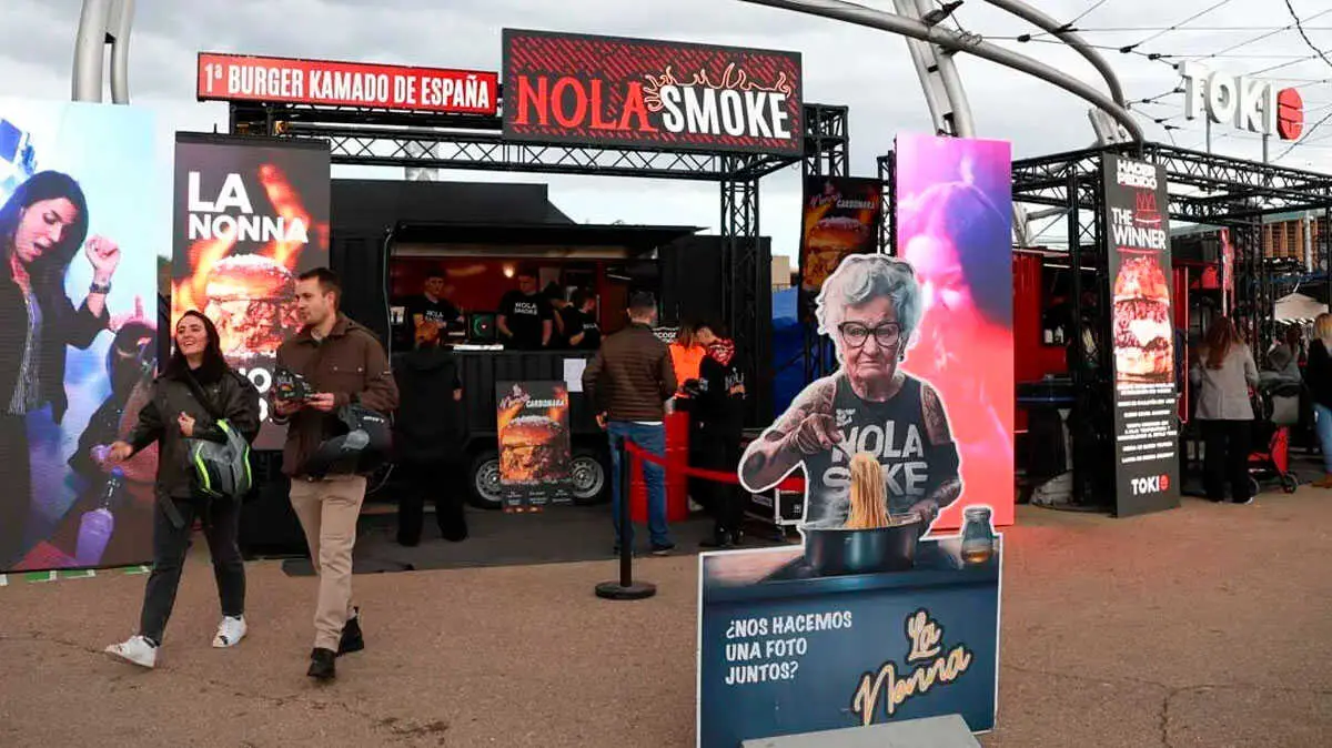 Nola Smoke en The Champions Burger Zaragoza Foto. Pilar &Aacute;lvarez