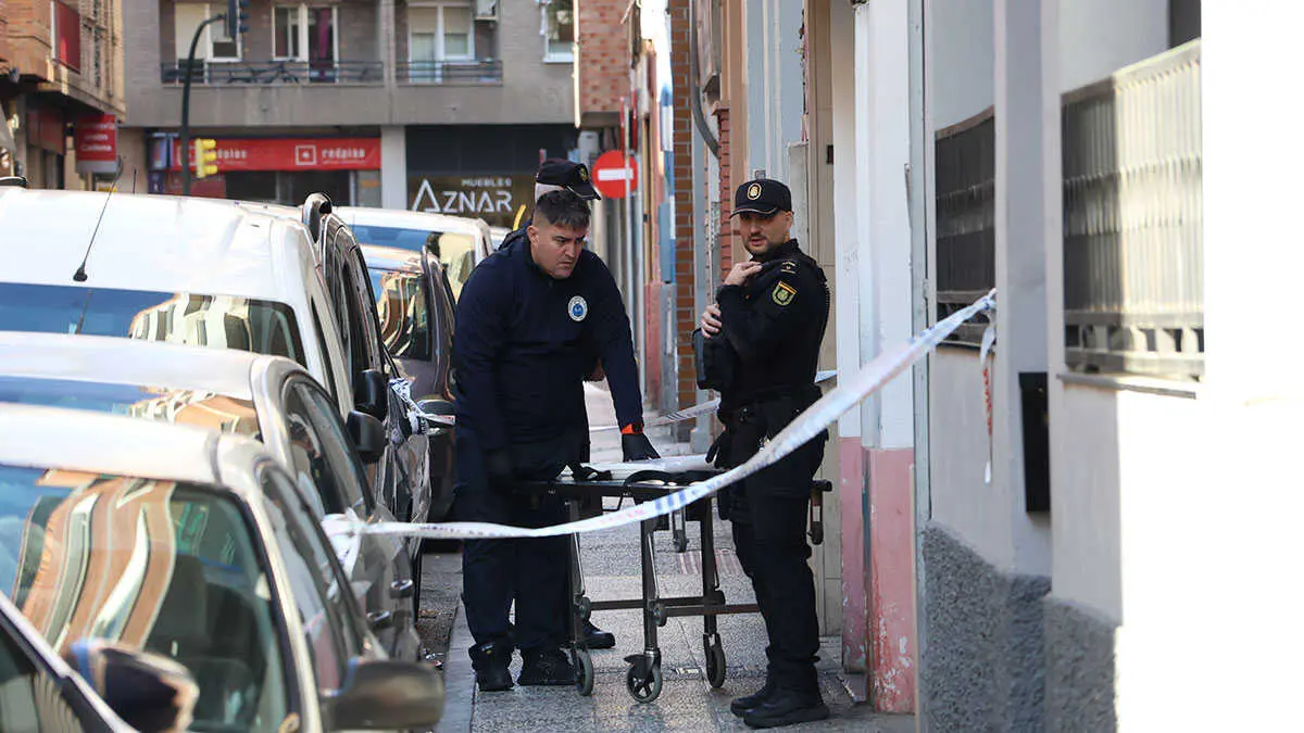 La Polic&iacute;a Nacional ha recibido la llamada sobre las 8.15 horas por "una fuerte bronca". Foto: Pilar &Aacute;lvarez
