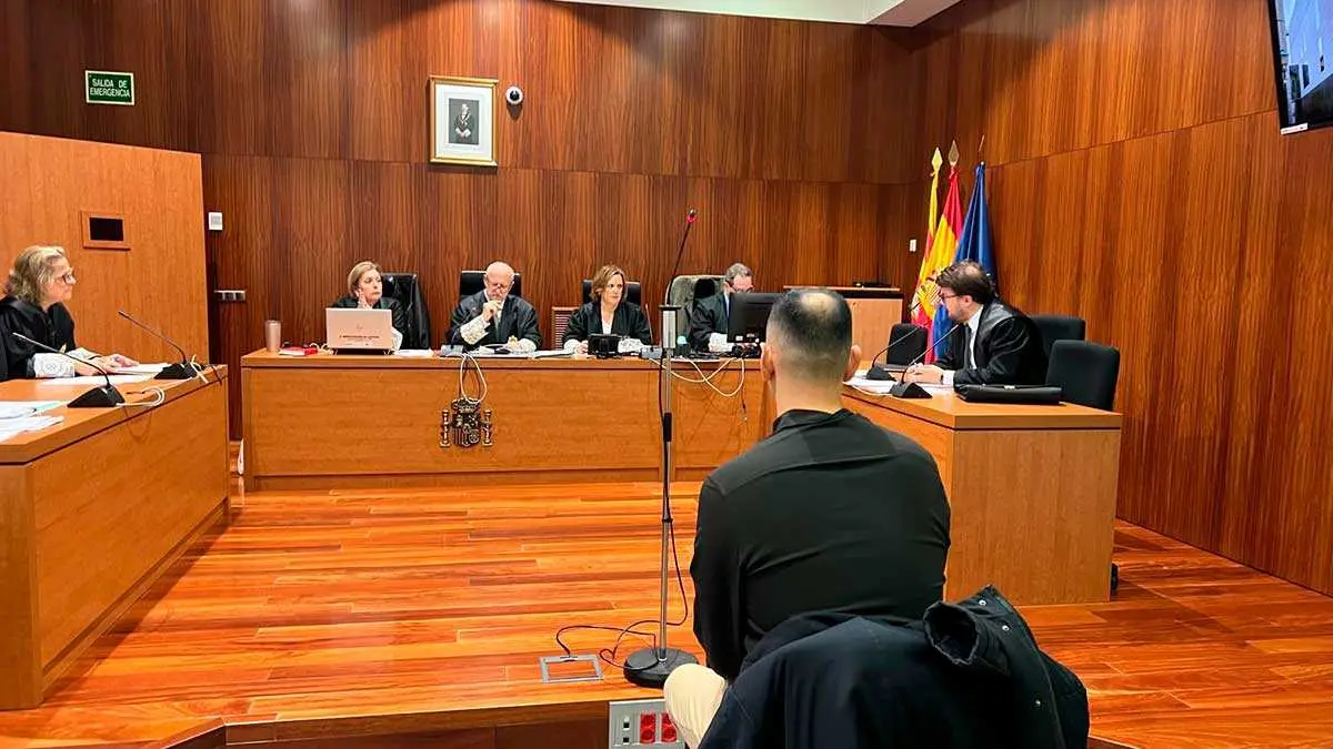 El hombre que fue acusado de violar a una compa&ntilde;era de trabajo en los vestuarios de la hamburgueser&iacute;a Vicio, durante el juicio el pasado mes de noviembre.