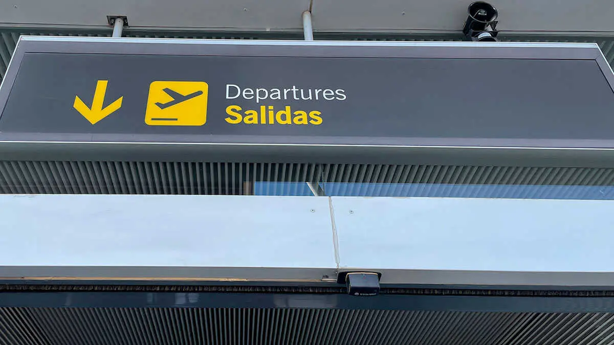 Los ciudadanos chinos con pasaportes falsos fueron detectados en el aeropuerto de Zaragoza. Foto de Archivo