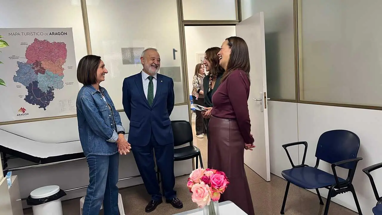 Carmen Sus&iacute;n ha visitado este viernes el  Centro de Atenci&oacute;n a la Discapacidad de Zaragoza. Foto: CM