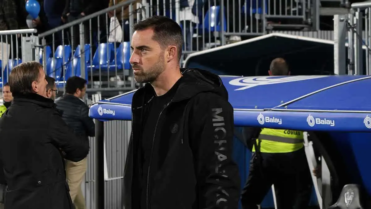 Sell&eacute;s muestra rostro serio antes de su primera victoria con el Real Zaragoza, ante la S.D. Huesca. Foto: Pilar &Aacute;lvarez