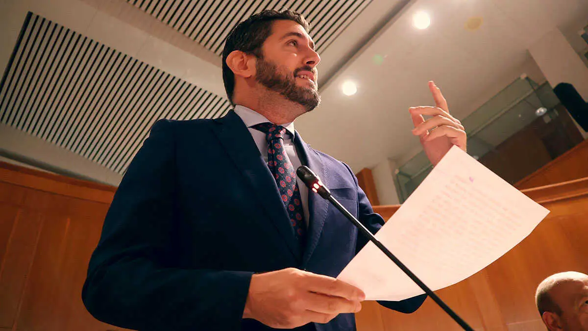 Nolasco interviene en el Pleno. Foto: Pilar &Aacute;lvarez