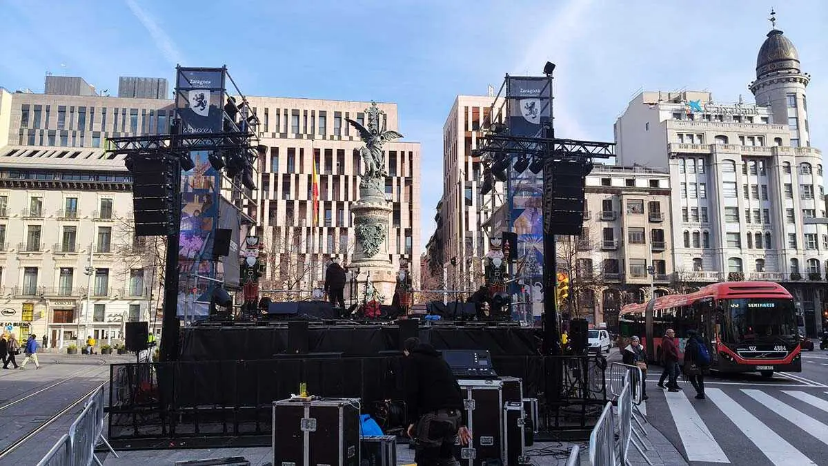 escenario-encendido-navidad-plaza-espa&ntilde;a-zaragoza-chueca-juanjo-bona-1