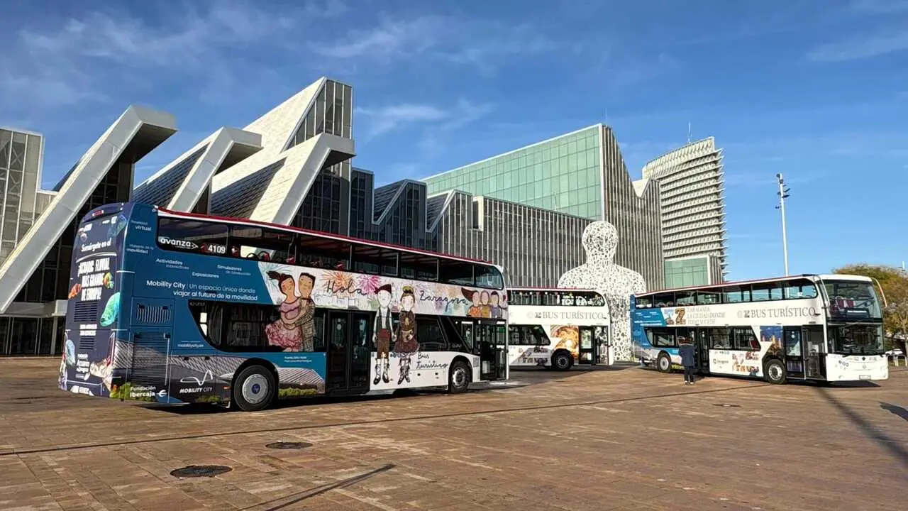 Estas son las tiernas pinturas de la artista Eva Armis&eacute;n que han quedado plasmadas en uno de los tres nuevos autobuses tur&iacute;sticos