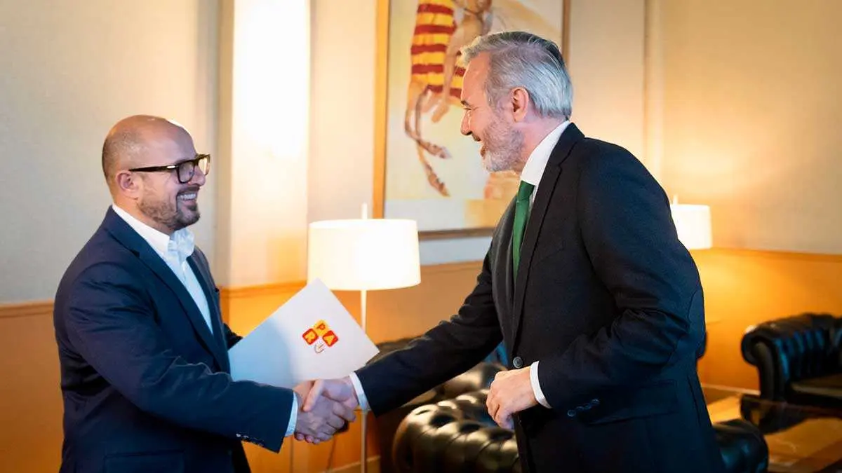 El portavoz del PAR, Alberto Izquierdo, este martes junto al presidente Azc&oacute;n. Foto: DGA