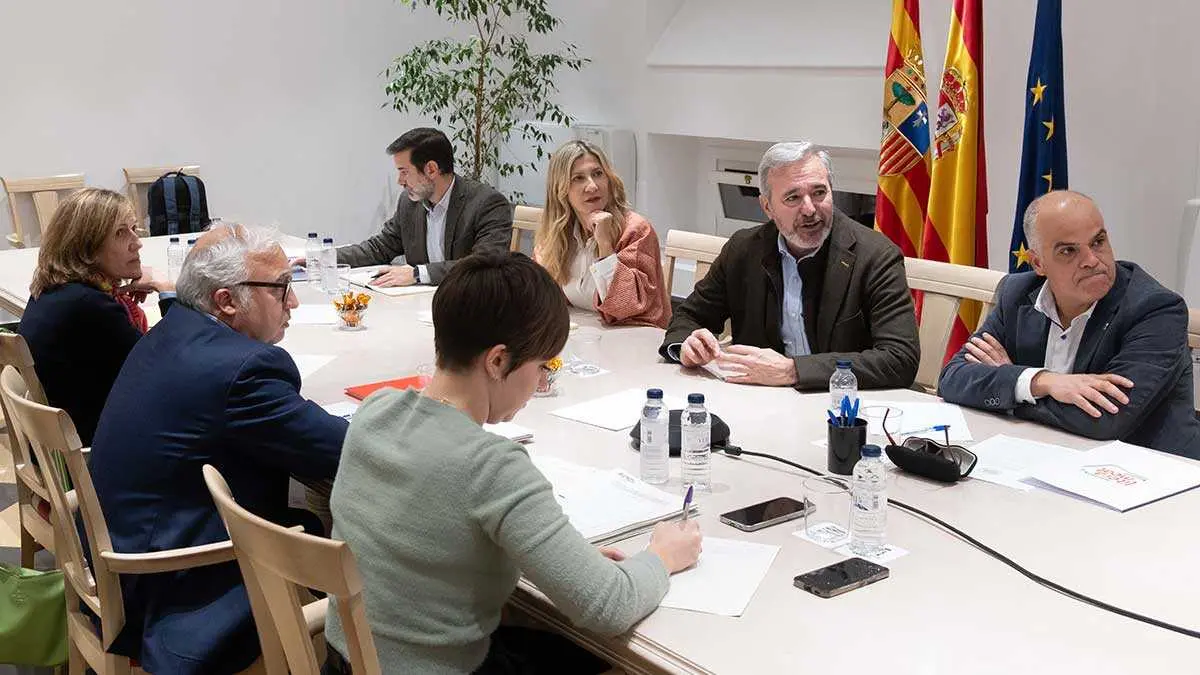 Reuni&oacute;n con las principales integradoras del sector porcino aragon&eacute;s para valorar las &uacute;ltimas novedades sobre los aranceles. Foto: DGA/ Fabi&aacute;n Sim&oacute;n