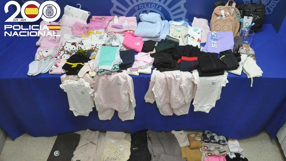 La Polic&iacute;a Nacional de Huesca encontr&oacute; cantidad de ropa robada en el maletero del coche de las tres detenidas.