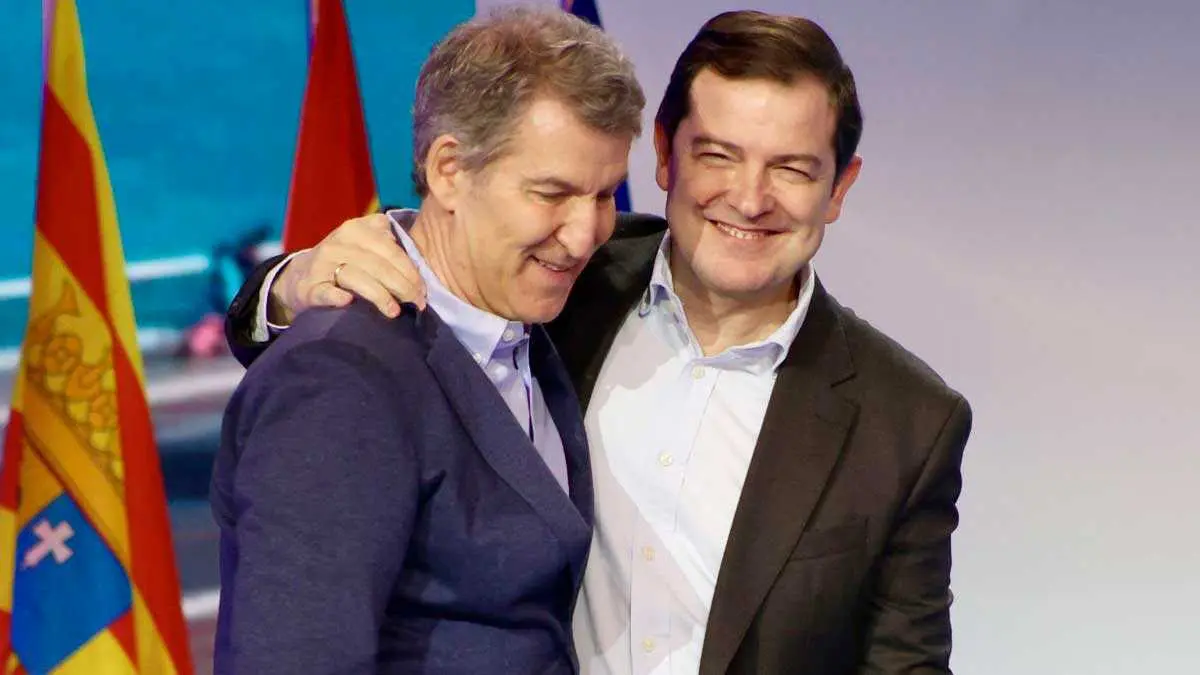 Ma&ntilde;ueco y Feij&oacute;o en la reuni&oacute;n de presidentes auton&oacute;micos celebrada este domingo en Zaragoza. Foto: Pilar &Aacute;lvarez