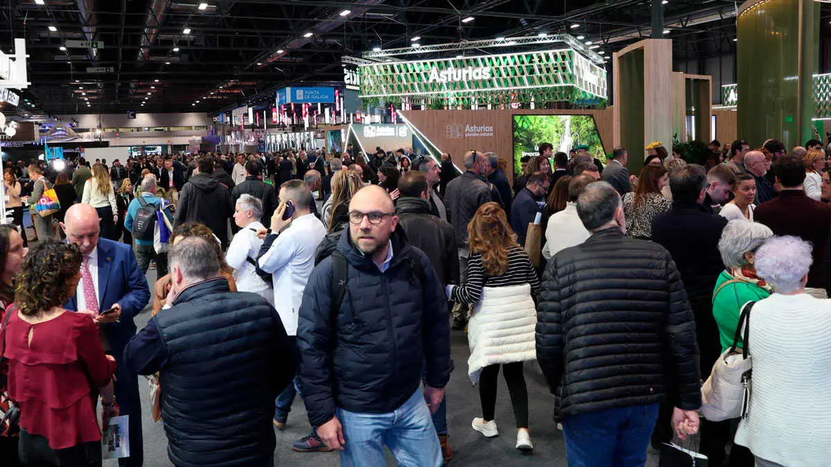 FITUR-17