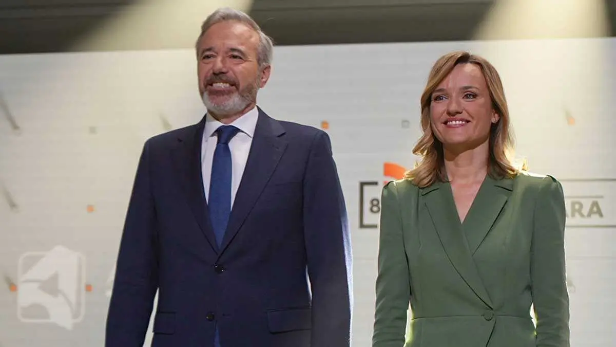 Jorge Azc&oacute;n y Pilar Alegr&iacute;a antes del cara a cara. Foto: Miriam Aparicio