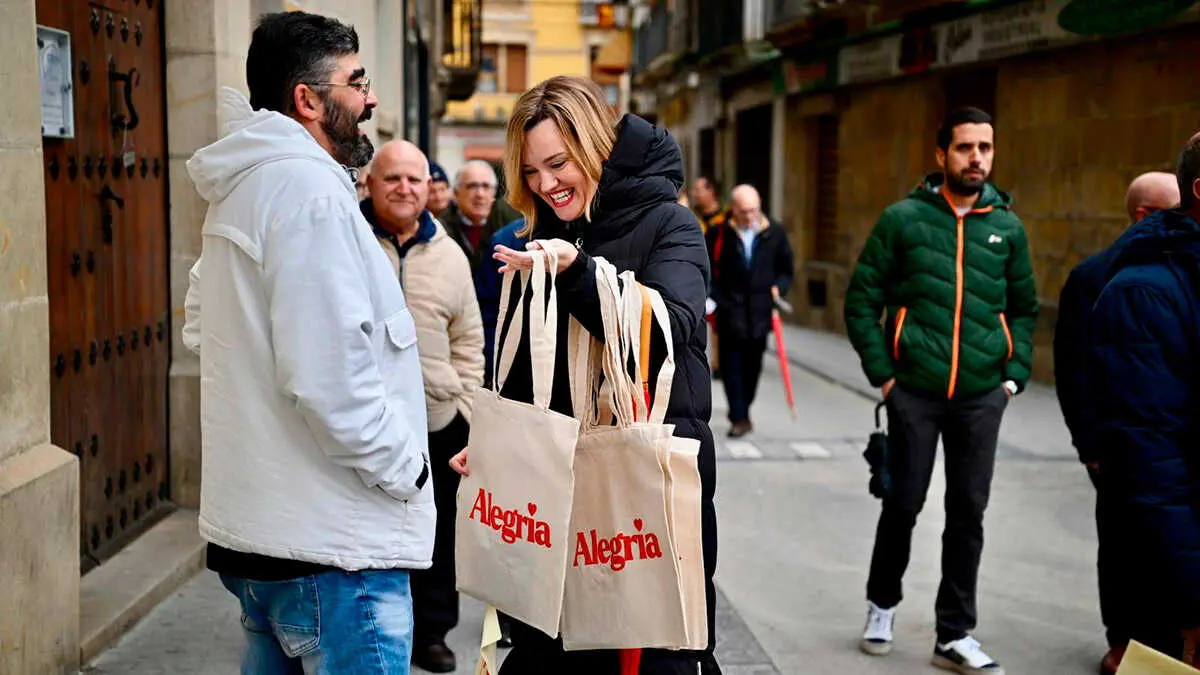 PiIar Alegr&iacute;a ha recorrido esta ma&ntilde;ana de mi&eacute;rcoles las calles de Caspe | Marcos Cebri&aacute;n