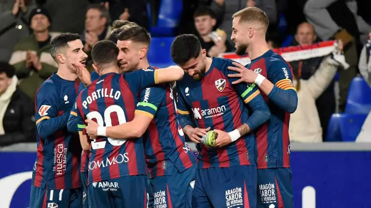 Los jugadores de la S.D. Huesca celebran el gol de Jordi contra el C&aacute;diz. Foto: LaLiga