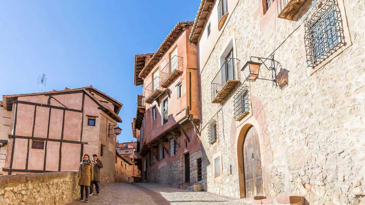 Albarrac&iacute;n se alza como uno de los destinos imprescindibles para las escapadas rom&aacute;nticas en Arag&oacute;n