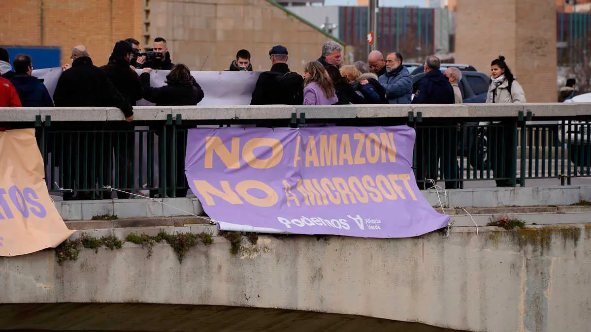 Una de las pancartas. Foto: Podemos Arag&oacute;n.