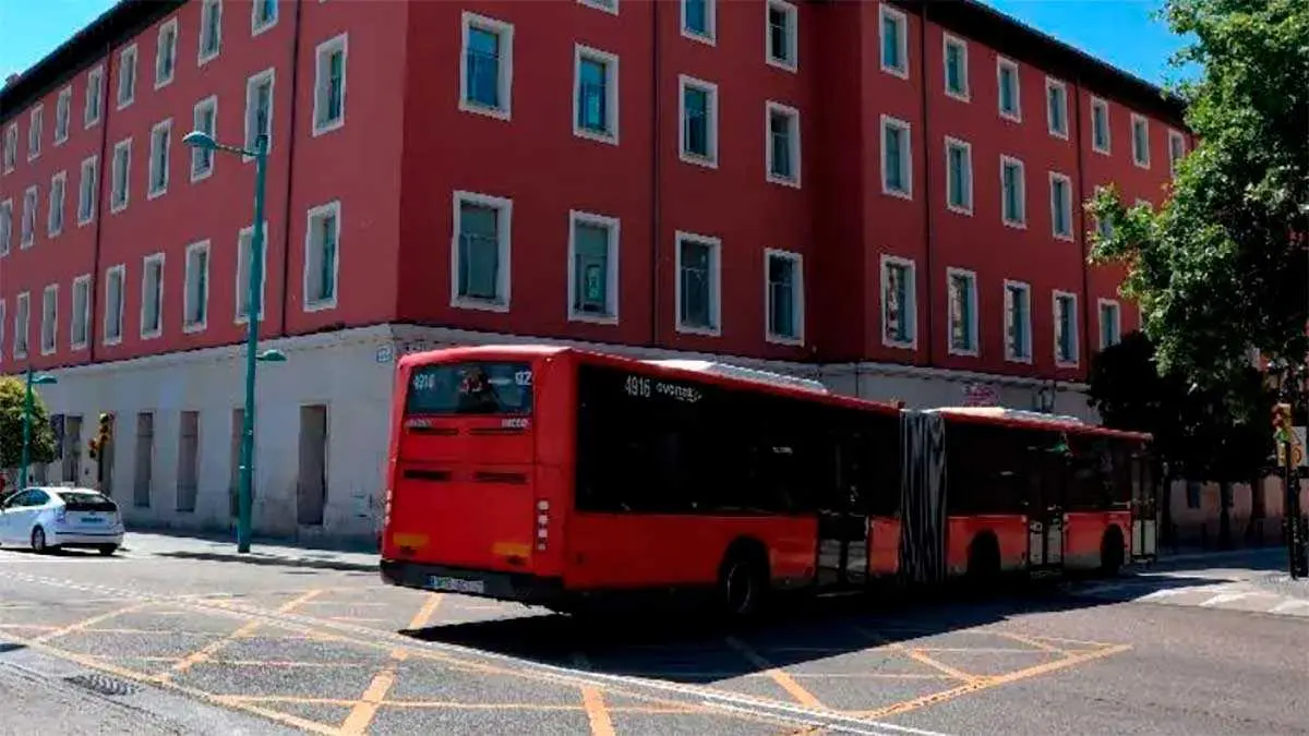 La agresi&oacute;n tuvo lugar este lunes en el interior de un bus urbano de Zaragoza a la altura de paseo Echegaray y Caballero. Foto de Archivo