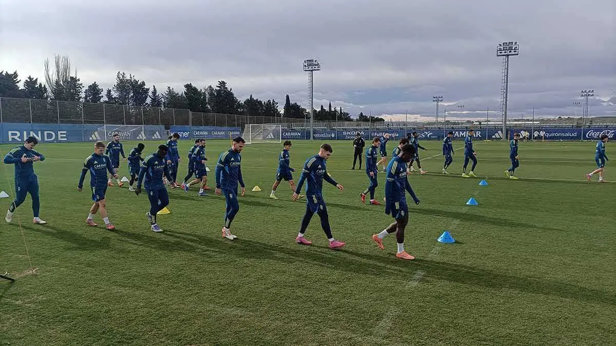 El Real Zaragoza trabaja este mi&eacute;rcoles en la Ciudad Deportiva con nuevas caras. Foto: M.G.
