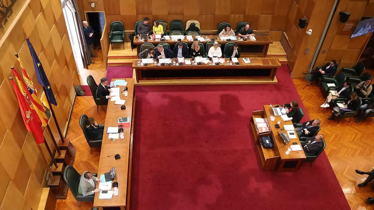 pleno-zaragoza-tranv&iacute;a-informe-interrupciones